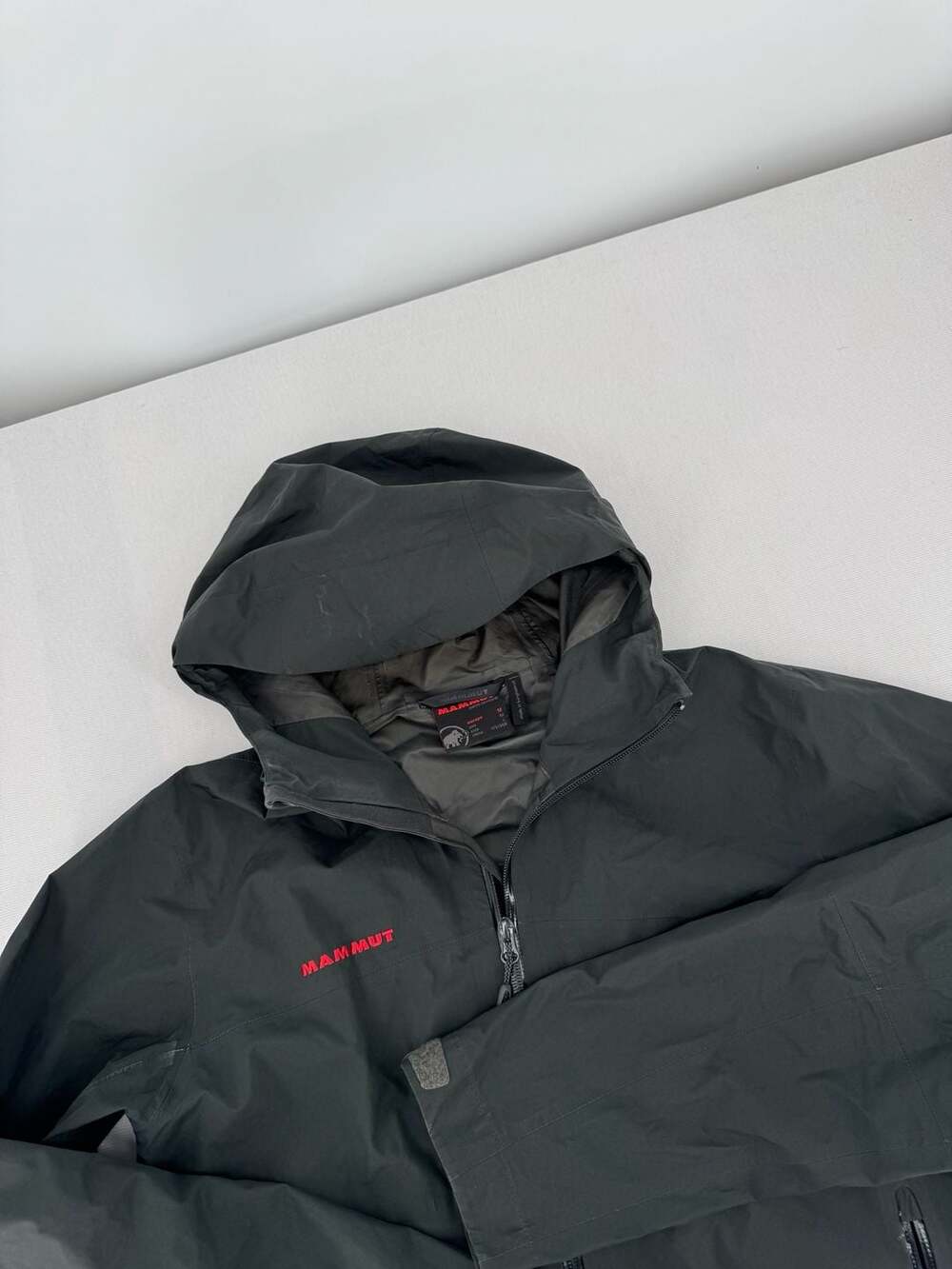 Mammut Gore-Tex Hooded Rain Jacket Size M Black Waterproof Outdoor